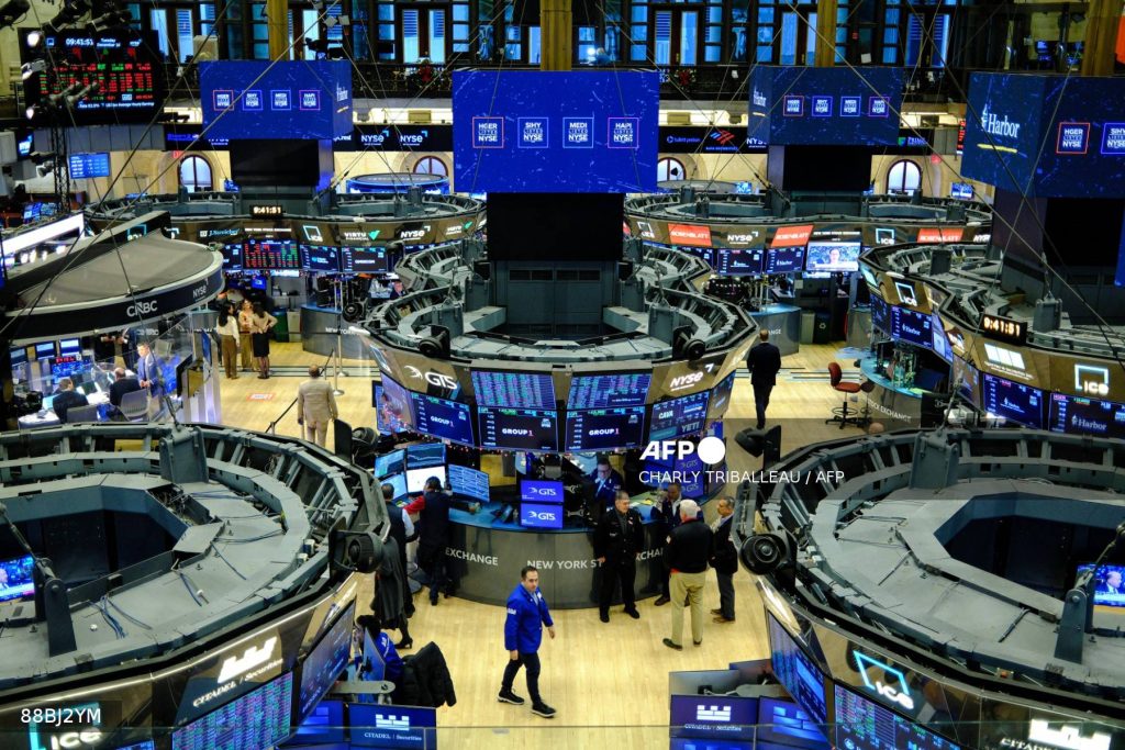 Oil Prices Climb as Trump Orders Blockade of Venezuelan Tankers